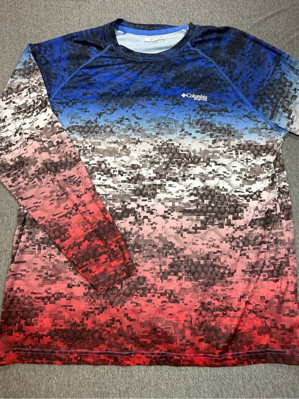 Columbia PFG Men’s XL Red White Blue Digital Camo Long Sleeve T Shirt